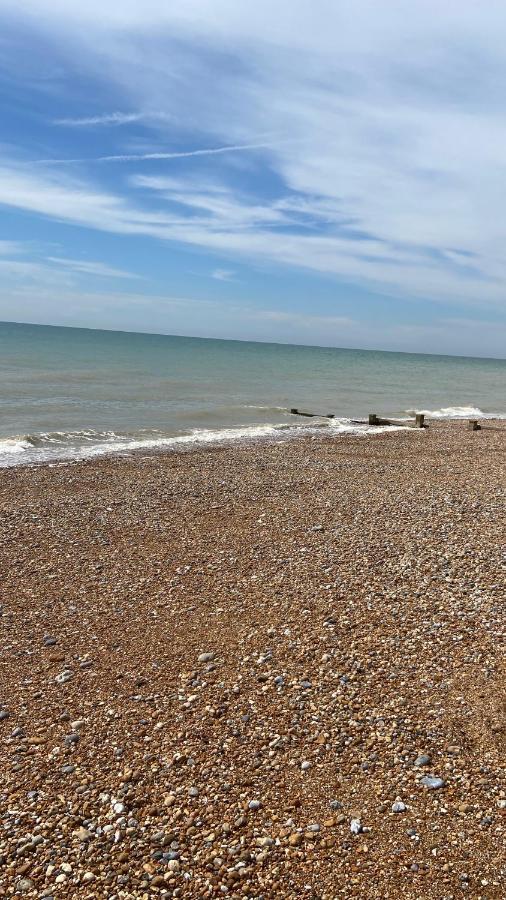 Beautiful Bexhill Cottage With Garden 3 Mins Walk To Beach Buitenkant foto