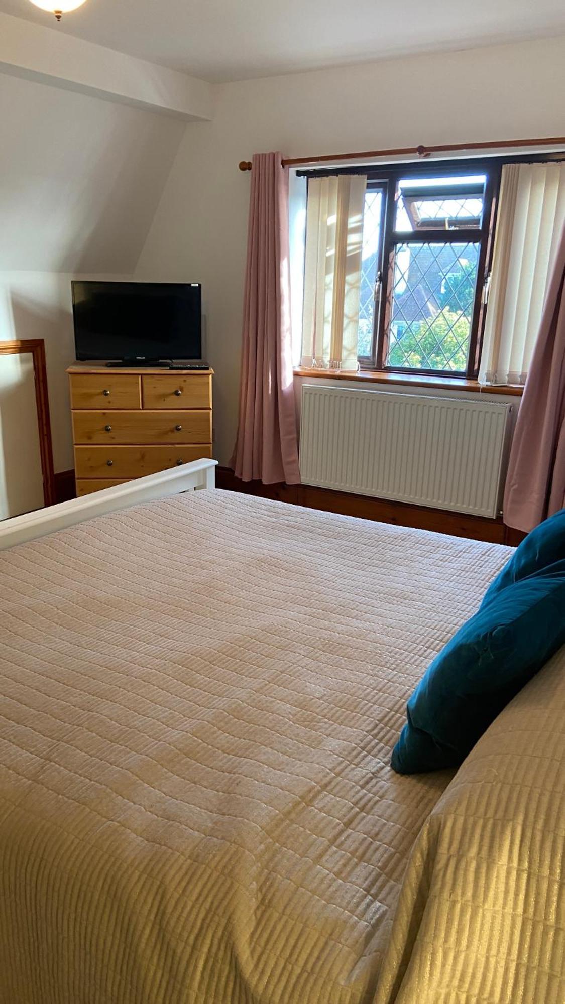 Beautiful Bexhill Cottage With Garden 3 Mins Walk To Beach Buitenkant foto