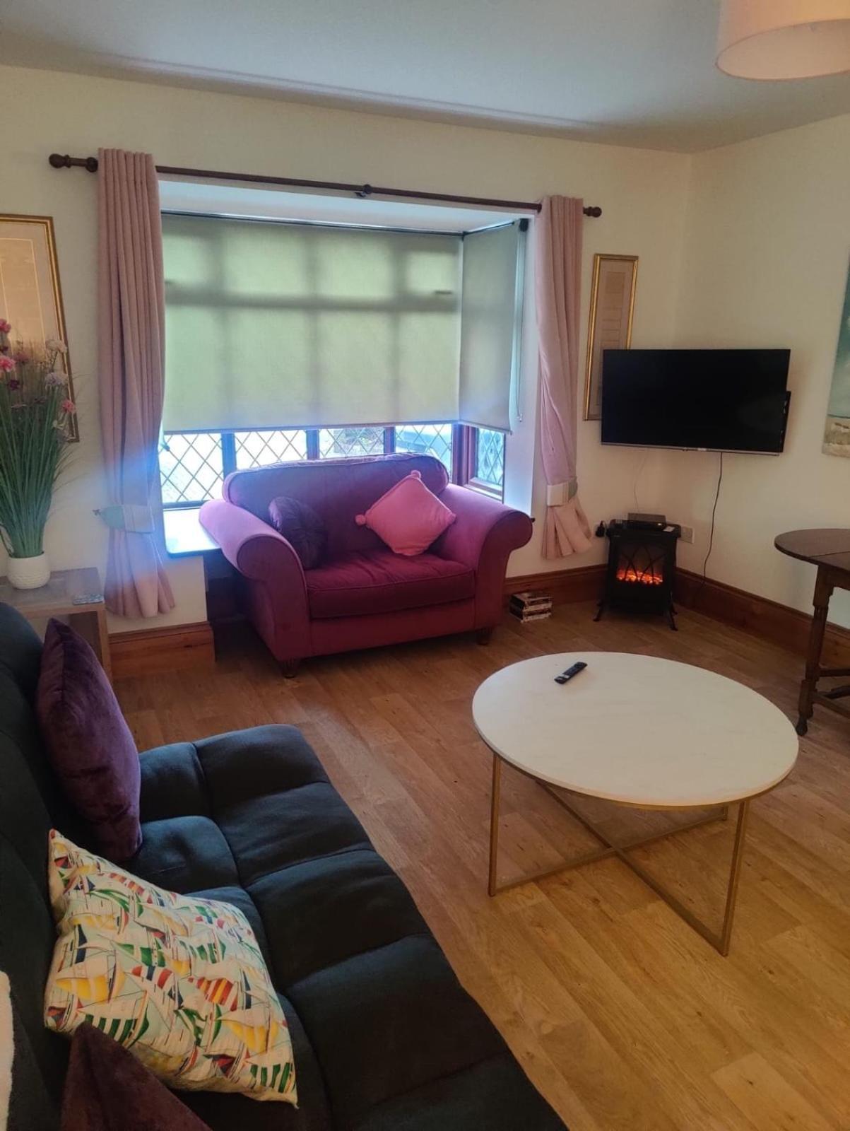 Beautiful Bexhill Cottage With Garden 3 Mins Walk To Beach Buitenkant foto